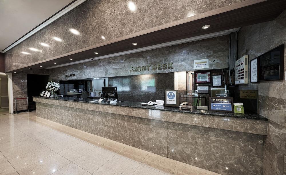 Itaewon Crown Hotel Сеул Екстер'єр фото