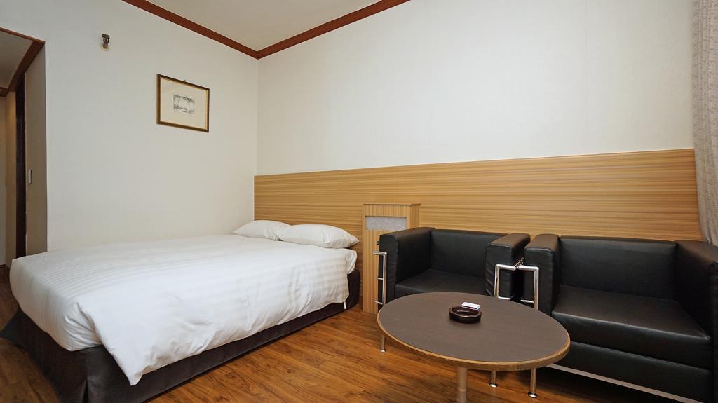 Itaewon Crown Hotel Сеул Екстер'єр фото