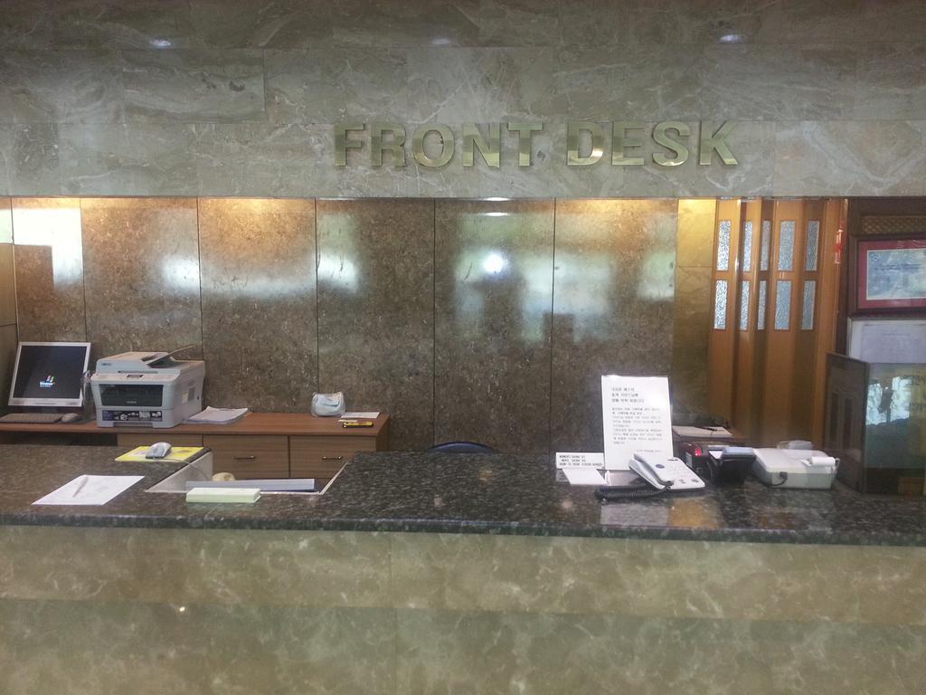 Itaewon Crown Hotel Сеул Екстер'єр фото